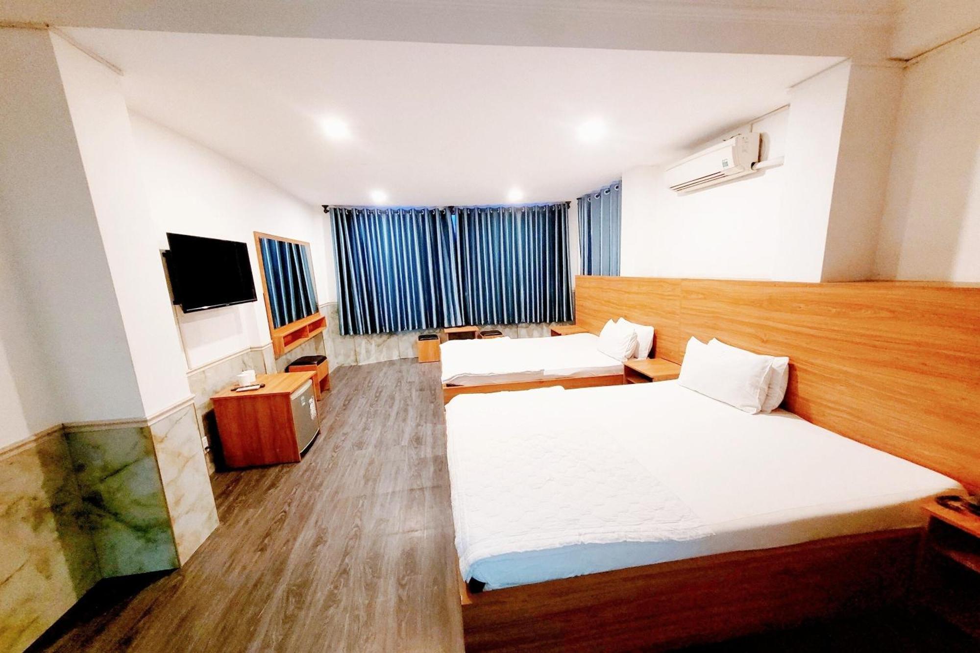 Hoang Nam Hotel Ho Chi Minh City Exterior photo